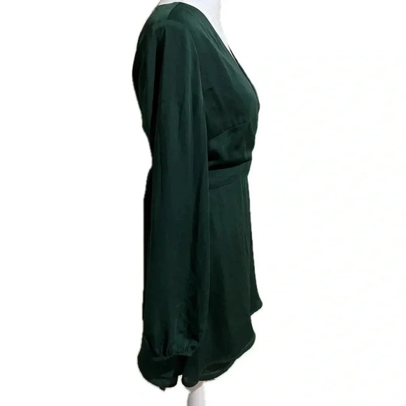 Altar’d State NWT Cross Bodice Long Sleeves Faux Wrap green Dress Size Small - Picture 2 of 8